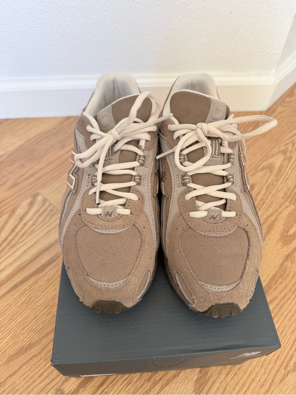 New Balance 204L - Picture 2 of 8